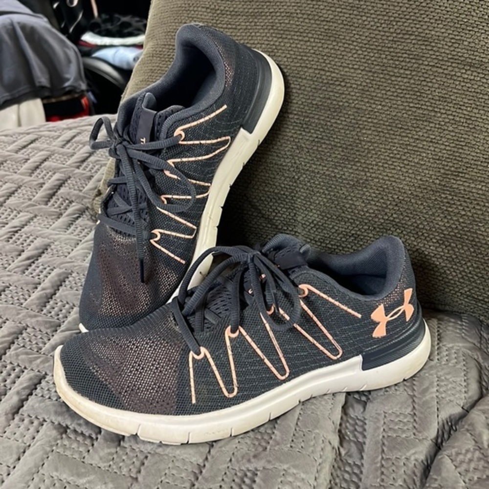 Under Armour Shoes-LIKE NEW​​​​